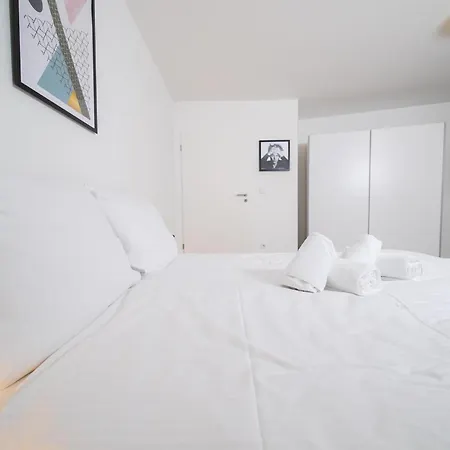 Stylish - 71 M² - Zentral - 10 Min Messe Apartment Düsseldorf